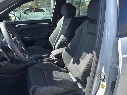 Used 2025 Audi Q3 2.0T Premium Plus w/ Premium Plus Package image 12