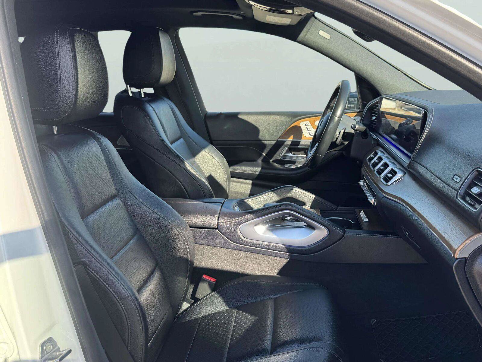 Used 2020 Mercedes-Benz GLS 450 4MATIC image 37
