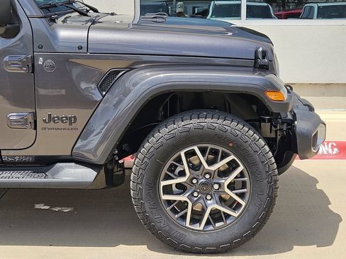 New 2026 Jeep Wrangler Unlimited Sahara AWD/4WD image 6