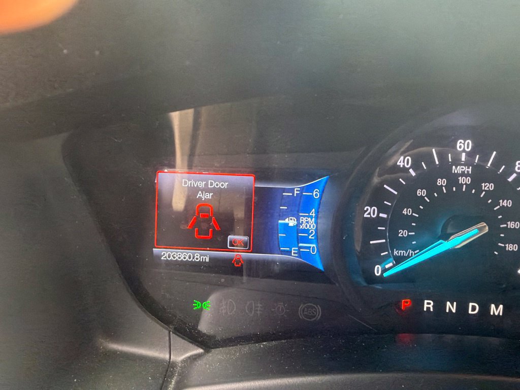 Used 2017 Ford Expedition XLT w/ Equipment Group 202A AWD/4WD image 8