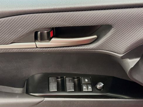 Used 2025 Toyota Camry SE FWD image 15