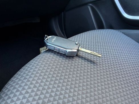 Used 2025 Kia Soul LX w/ LX Technology Package image 21