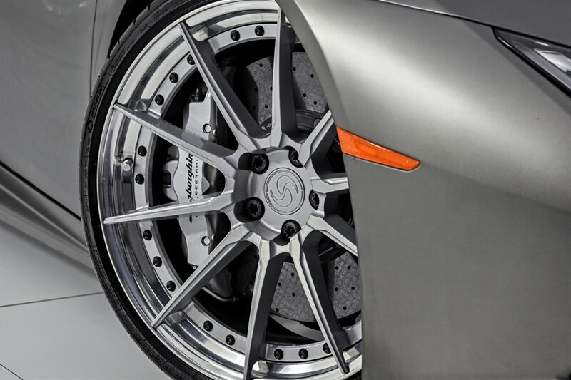 Used 2015 Lamborghini Huracan LP 610-4 AWD/4WD image 4