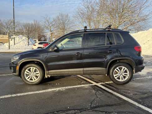 Used 2016 Volkswagen Tiguan S image 8