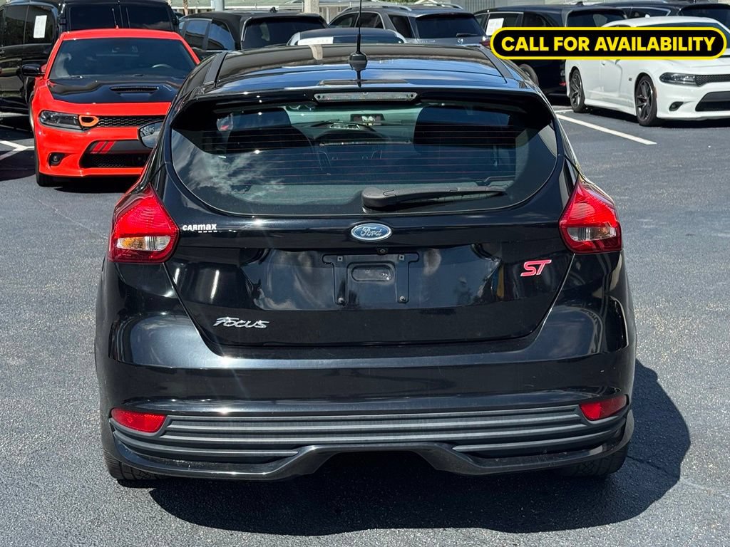 Used 2017 Ford Focus ST FWD image 5