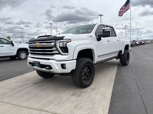 Certified 2025 Chevrolet Silverado 3500 High Country w/ Technology Package AWD/4WD image 7