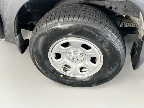 Used 2022 Nissan Frontier S w/ Technology Package image 11