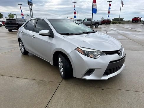 Used 2016 Toyota Corolla LE FWD image 6