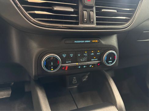 Used 2025 Ford Escape ST-Line w/ Cold Weather Package image 18