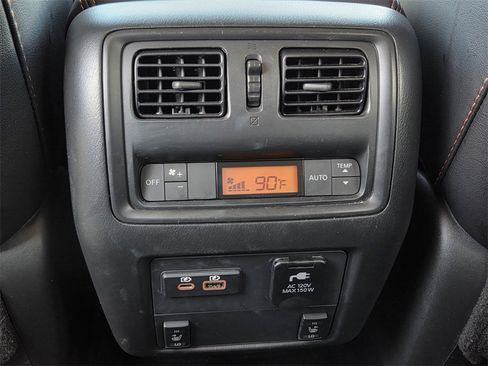 Used 2019 Nissan Pathfinder SL image 23