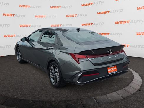 Used 2025 Hyundai Elantra Sport FWD image 3
