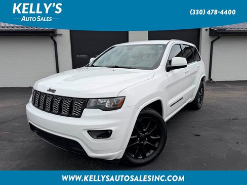Used 2017 Jeep Grand Cherokee Altitude AWD/4WD image 1