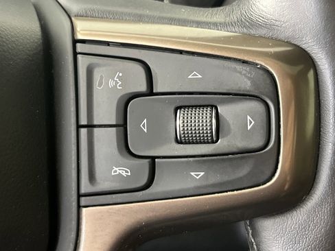 Used 2021 Chevrolet Silverado 1500 High Country w/ Technology Package image 18