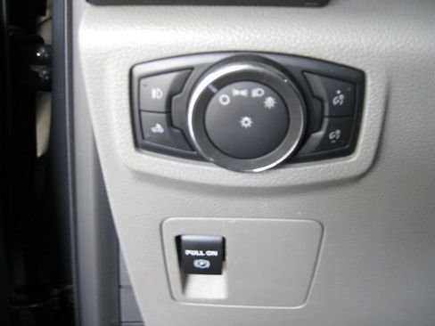 Used 2016 Ford F150 XL w/ Equipment Group 101A Mid RWD image 15