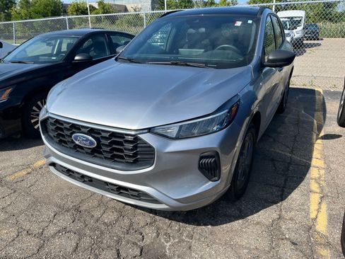Used 2023 Ford Escape ST-Line w/ Tech Pack #1 AWD/4WD image 1