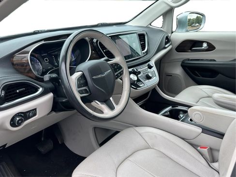 Used 2021 Chrysler Pacifica Limited w/ Premium & Safety Sphere Group AWD/4WD image 16