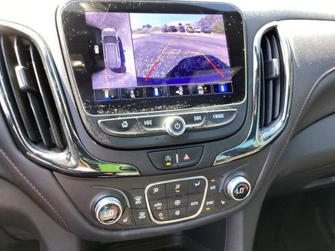 Used 2022 Chevrolet Equinox RS w/ RS Leather Package image 9