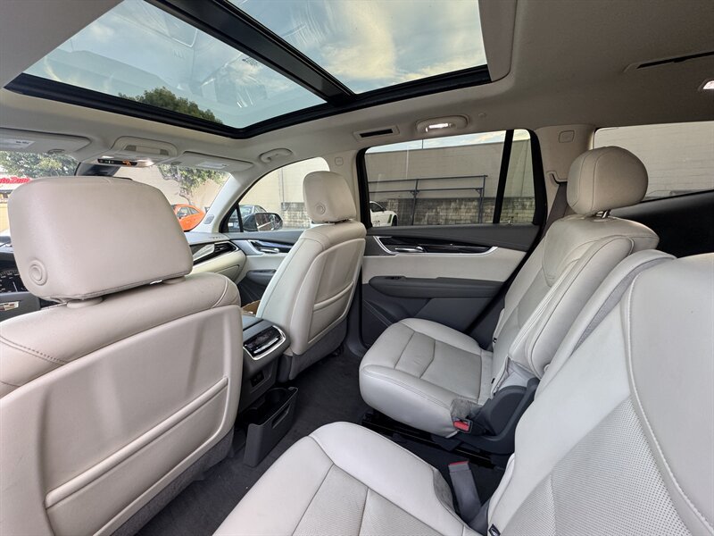 Used 2020 Cadillac XT6 Premium Luxury AWD/4WD image 33
