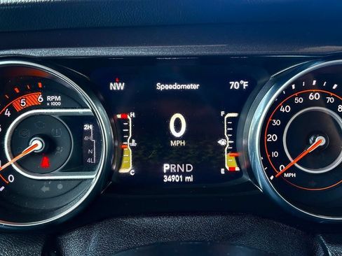 Used 2021 Jeep Wrangler Unlimited Sahara AWD/4WD image 26