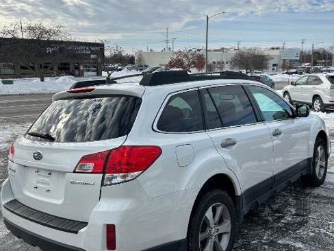 Used 2013 Subaru Outback 2.5i Limited image 4