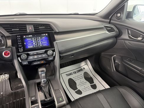 Used 2019 Honda Civic Sport Touring image 4