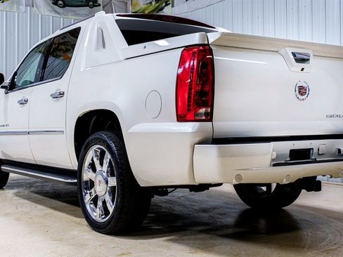Used 2007 Cadillac Escalade EXT w/ Information Package image 5