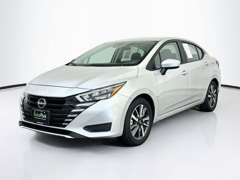 Used 2025 Nissan Versa SV FWD image 3