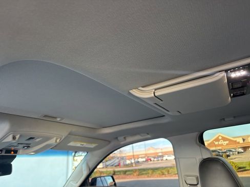 Used 2017 Cadillac Escalade Premium Luxury image 11