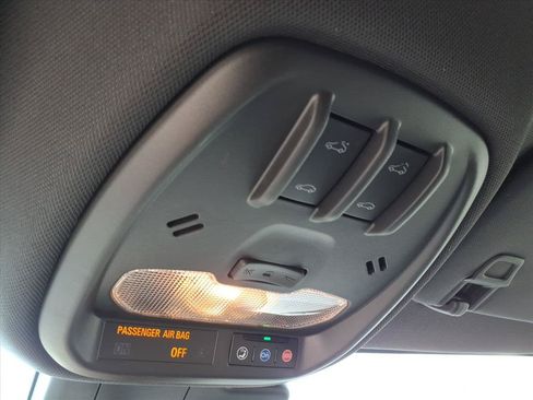 Used 2024 Chevrolet Trax RS w/ Sunroof Package FWD image 32