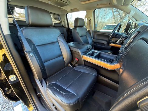 Used 2019 Chevrolet Silverado 3500 LTZ w/ Duramax Plus Package image 19