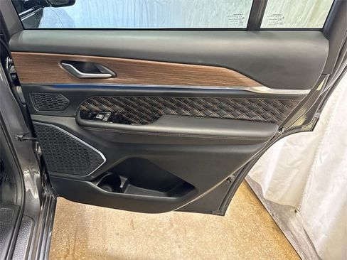 Used 2023 Jeep Grand Cherokee L Summit w/ High Altitude Package image 31