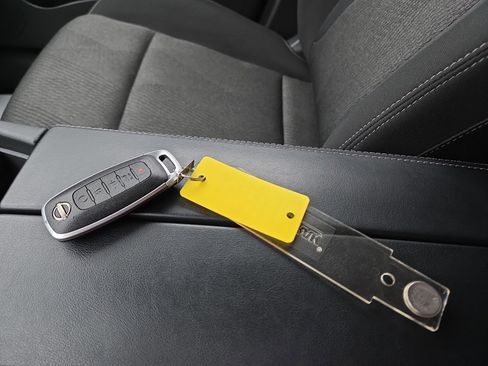 Used 2025 Nissan Rogue SV image 27