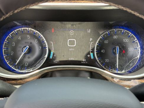 Used 2023 Chrysler Pacifica Limited FWD image 21
