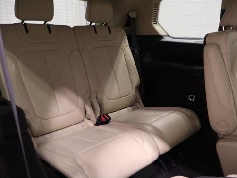 Certified 2022 Jeep Grand Cherokee L Limited AWD/4WD image 19