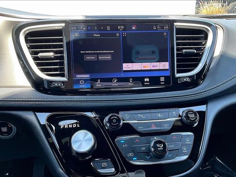 New 2027 Chrysler Pacifica Select FWD image 37