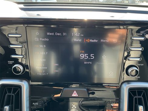 Used 2021 Kia Sorento S image 19