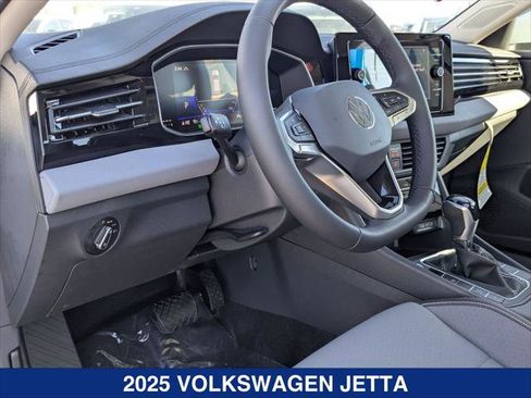 New 2025 Volkswagen Jetta SE image 12