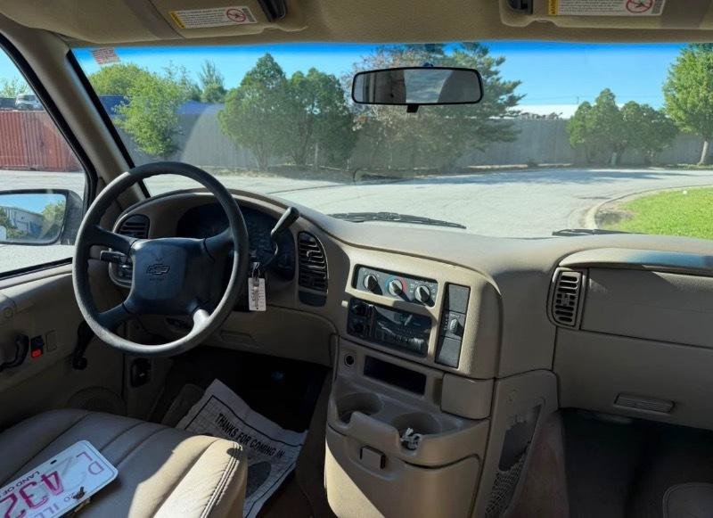 Used 1999 Chevrolet Astro Passenger RWD image 18
