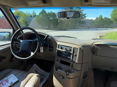 Used 1999 Chevrolet Astro Passenger RWD image 18
