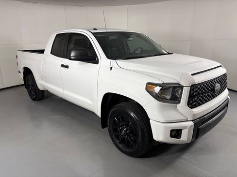 Used 2019 Toyota Tundra SR5 w/ SX Package AWD/4WD image 2