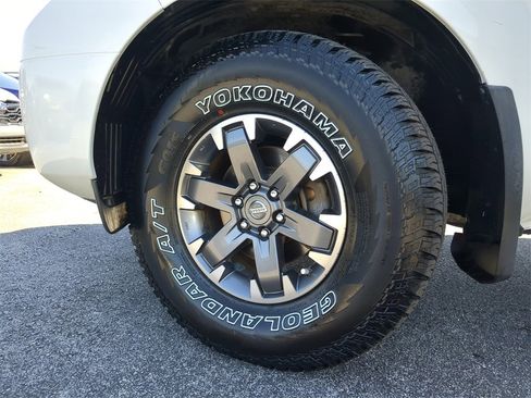 Used 2016 Nissan Frontier PRO-4X w/ Pro-4x Luxury Package image 35