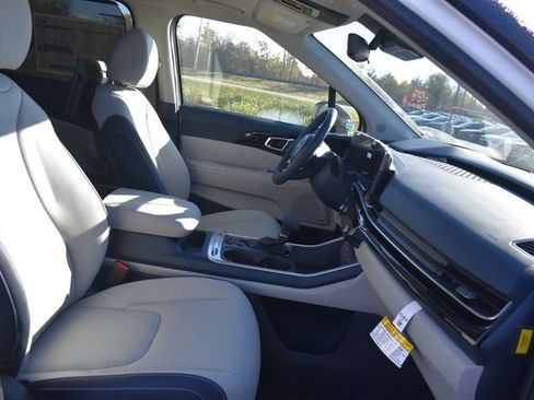 New 2026 Kia Carnival SX Prestige FWD image 15