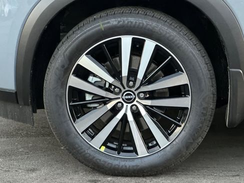 New 2025 Nissan Pathfinder Platinum image 34