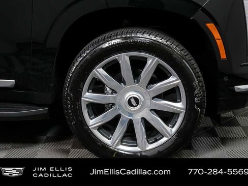 New 2026 Cadillac Escalade ESV 4WD w/ LPO, Floor Liner Package image 41