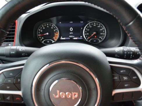 Used 2018 Jeep Renegade Trailhawk w/ Cold Weather Group II image 16