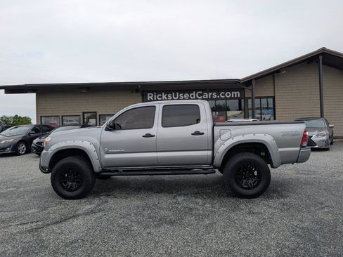 Used 2015 Toyota Tacoma PreRunner w/ SR5 Package RWD image 8
