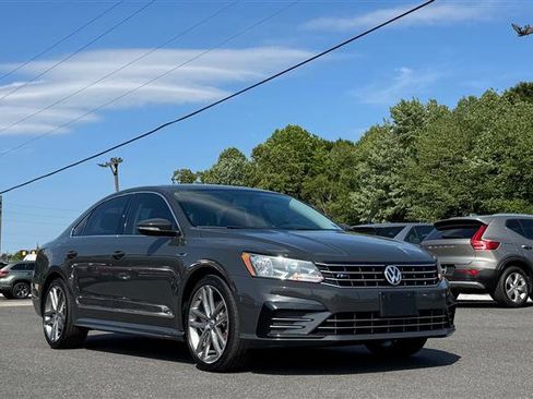 Used 2017 Volkswagen Passat 1.8T R-Line FWD image 6