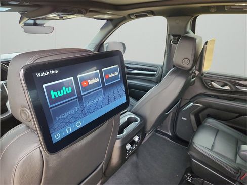 Used 2024 GMC Yukon XL Denali w/ Denali Reserve Package image 11