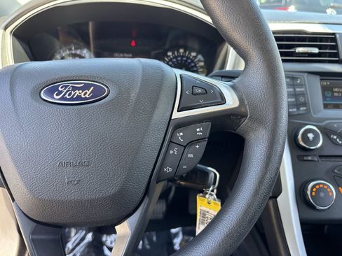 Used 2016 Ford Fusion SE FWD image 26