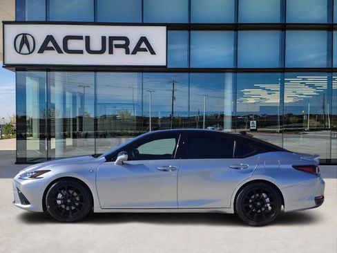 Used 2024 Lexus ES 300h F Sport image 3